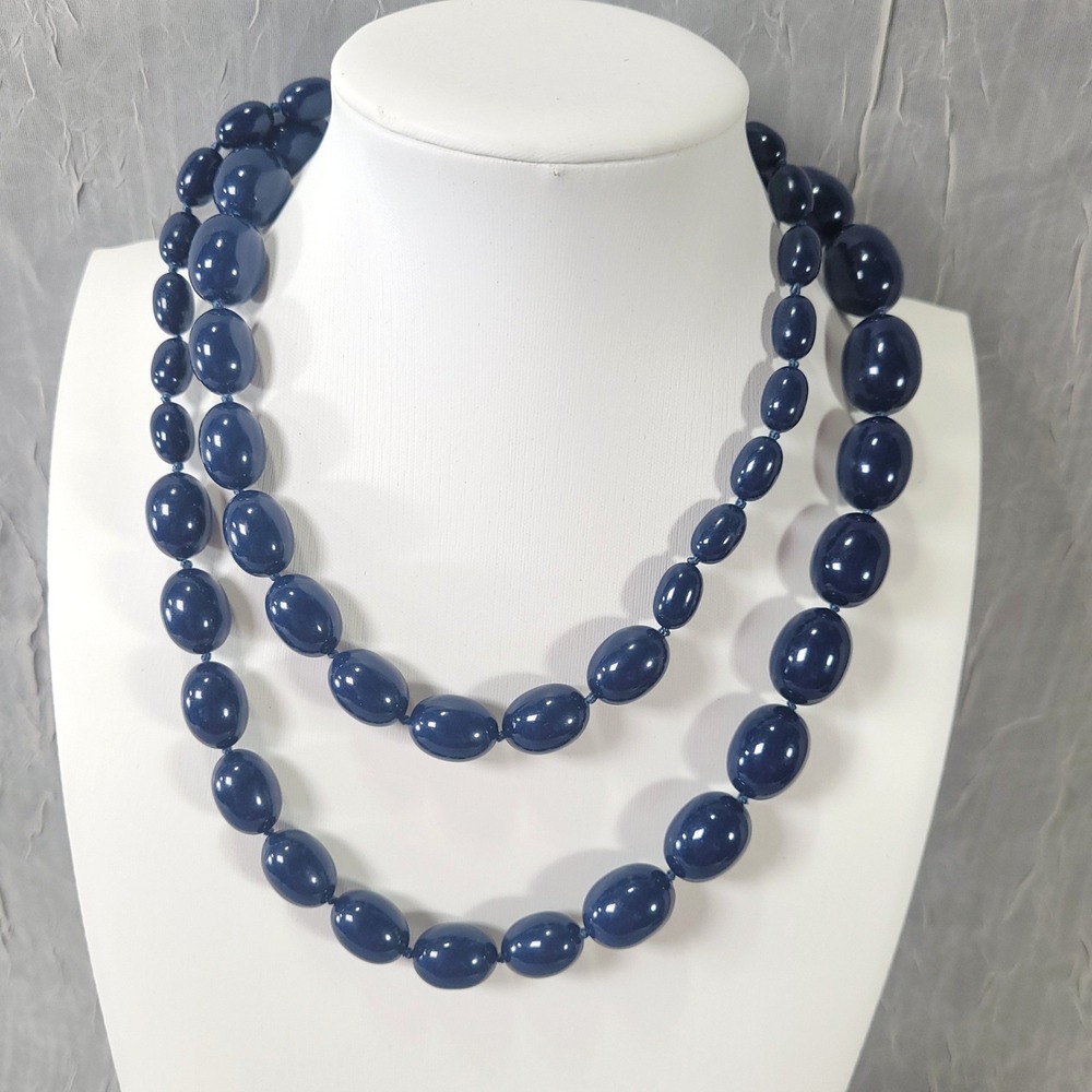 Trifari Beaded Necklace Women Navy Blue Graduated Oval Acrylic Strand 34in